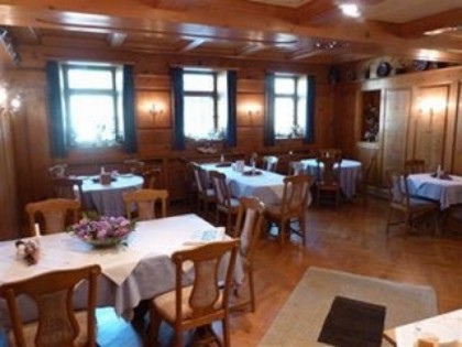 Фото: Weinkastell Zum weissen Ross